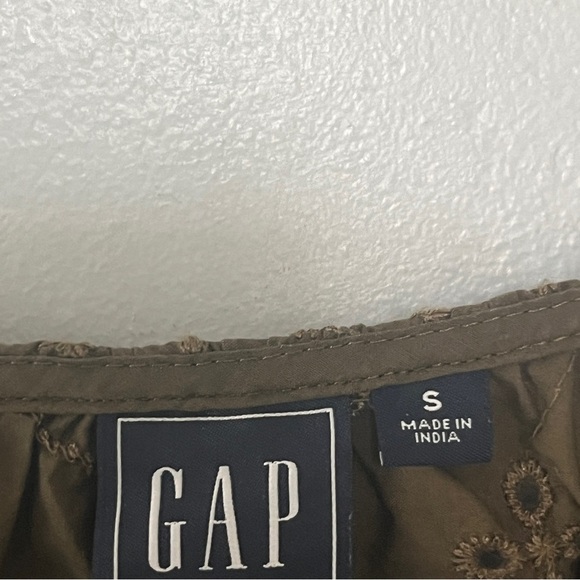 GAP Women's Olive Eyelet Blouse Green Small - Picture 4 of 8
